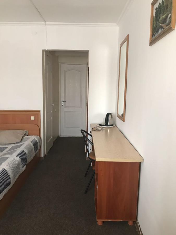 Turist Hotel Karaganda Bagian luar foto