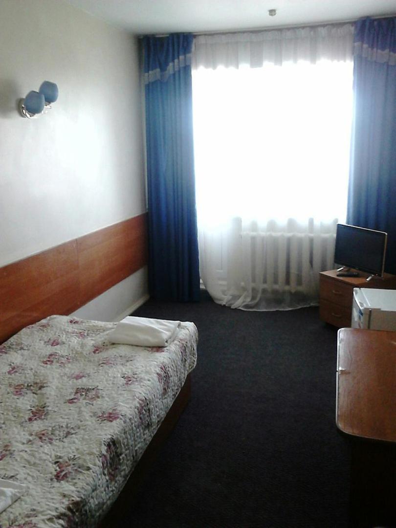 Turist Hotel Karaganda Bagian luar foto